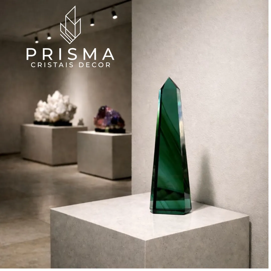 Ponta de Obsidiana Verde com reflexos iridescentes - cristal de equilíbrio emocional e cura suave Prisma Cristais