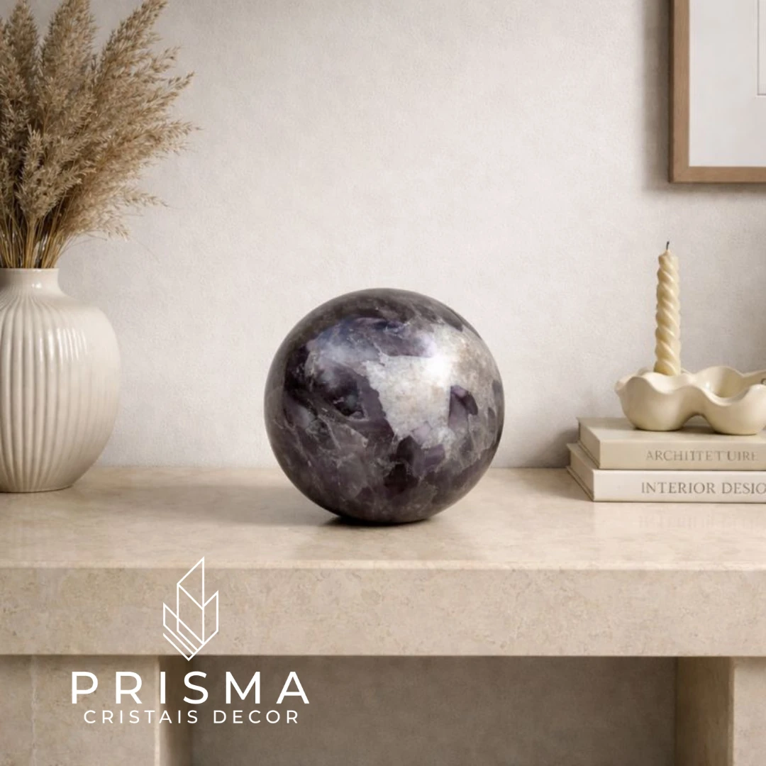 Esfera de Ametista Chevron — cristal de sabedoria e transformação em esfera premium