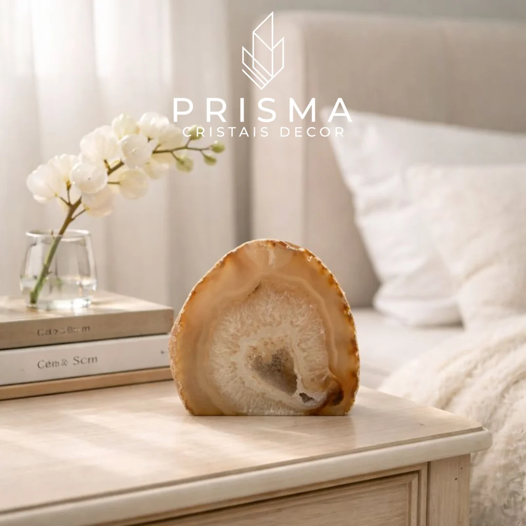 Mini Geodo de Ágata — cristal decorativo premium com faixas concêntricas únicas, peça natural de alto padrão